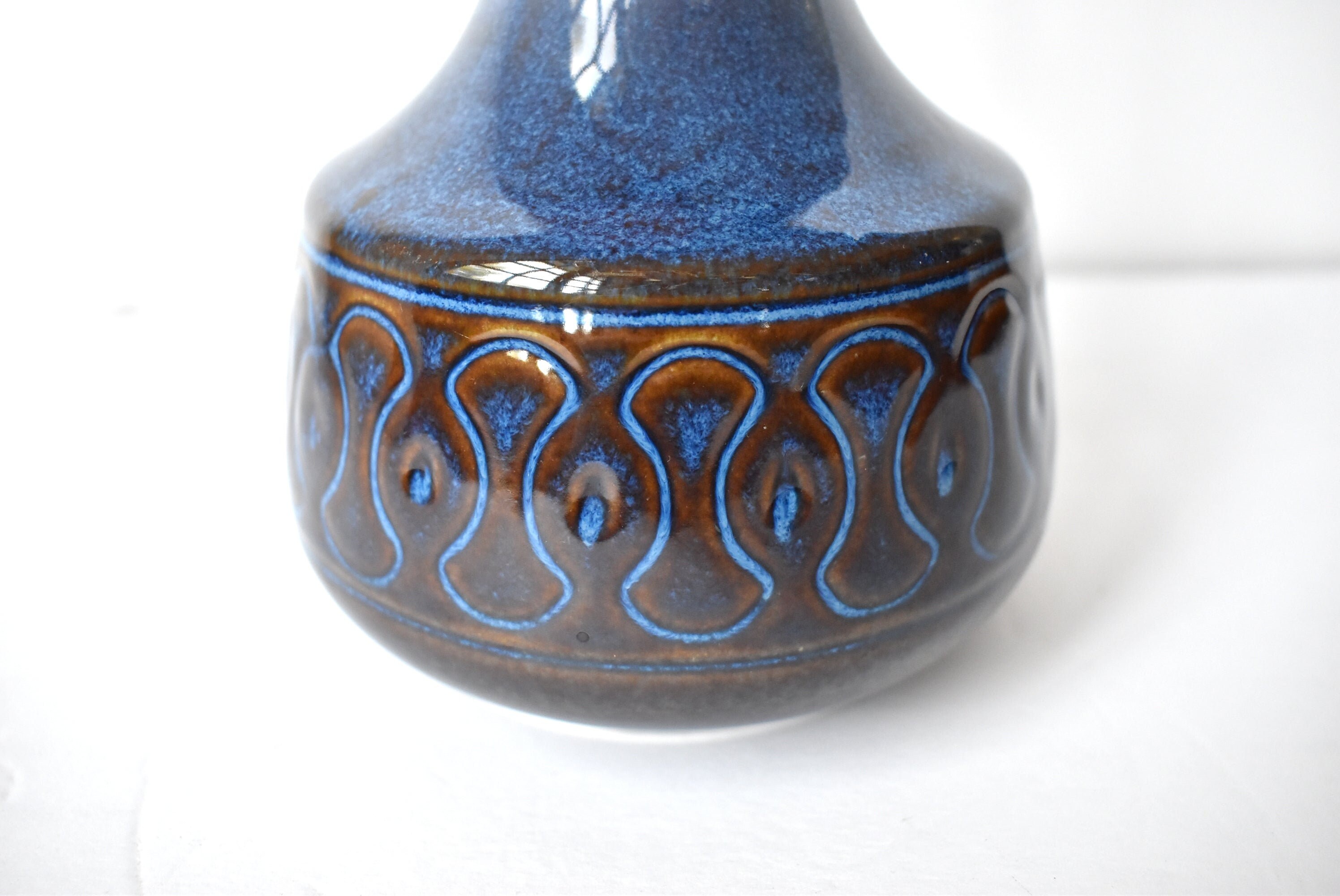 アイナー・ヨハンセンによる、デンマークのソーホルム社製のミッド