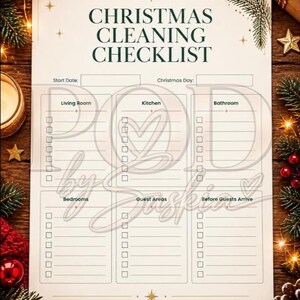 Könnte beinhalten: Eine weiße Weihnachts-Reinigungs-Checkliste mit dunkelgrünem Text. Das Dokument enthält Abschnitte für Wohnzimmer, Küche, Badezimmer, Schlafzimmer, Gästebereiche und Vor der Ankunft der Gäste, jeweils mit Kästchen und Zeilen für Aufgaben.
