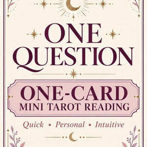 Può includere: Una carta rettangolare con sfondo color crema e testo viola scuro che recita ONE QUESTION ONE-CARD MINI TAROT READING. Il design presenta una mezzaluna dorata, stelle e delicate illustrazioni di foglie viola negli angoli con il testo SpellSpeak.