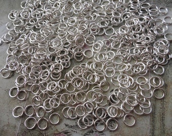 SALE 300 pcs of plated silver Jump Rings 0.7x5mm