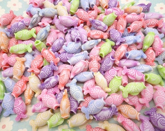 100PCS Mixed Color tiny plastic fish shape beads