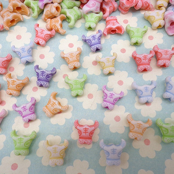 100PCS Mixed Color tiny plastic cow head shape beads