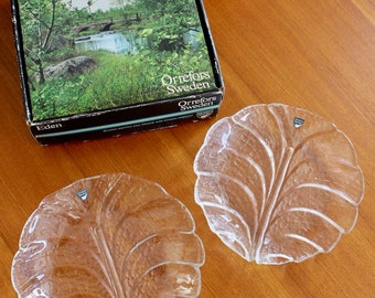 Pair Of Orrefors Boxed Eden Glass Plates by Lars Hellsten, Sweden