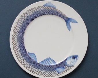 Villeroy & Boch Porcelain large Dinner Plate 30.5cm With Fish Motif in Blue with Gold Accents