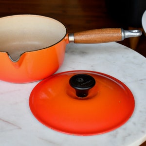 Le Creuset Saffron Sauce Pot Saucier 18 Medium Lidded Pot 2 QT Wood Handle Pour  Spout Vintage French Cookware Discontinued Color Enamelware 