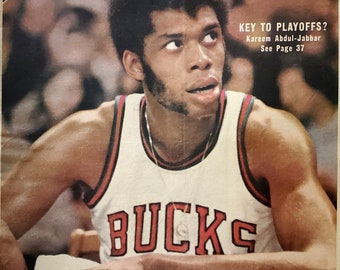 Vintage 1972 Sporting News Magazine - Kareem Abdul-Jabbar - Milwaukee Bucks - Baseball Strike