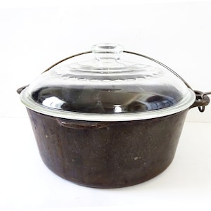 Vintage Wagner Ware Sydney Large Cast Iron Dutch Oven