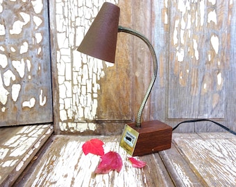 HAMILTON INDUSTRIES - Mid Century Desk Light - Model 2052 - Tensor