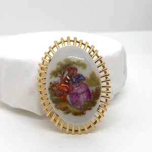 Vintage Limoges France Porcelain Courting Couple Broszka w kolorze złotym Malowana ręcznie