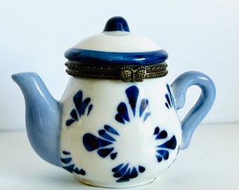 Mini Porcelain Teapot Trinket Box, Blue and White Ceramic Keepsake Box, Cottagecore Decor, Tea Lover Gift, Small Jewelry Box