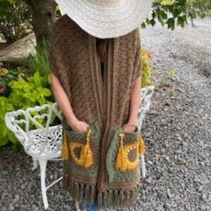 Sunflower Pocket Shawl Crochet Pattern image 6
