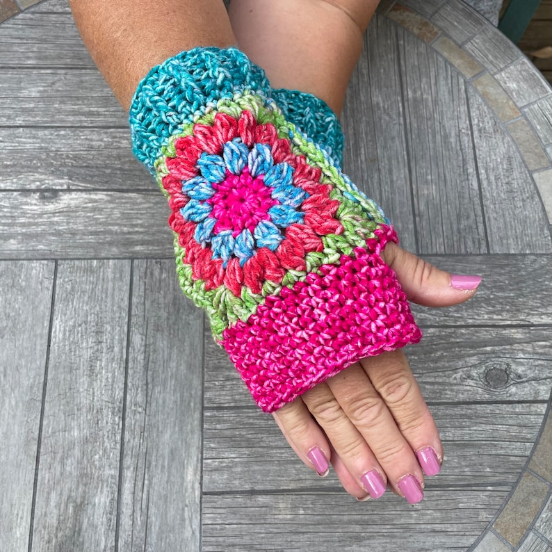 Sunflower Fingerless Gloves Crochet Pattern image 3