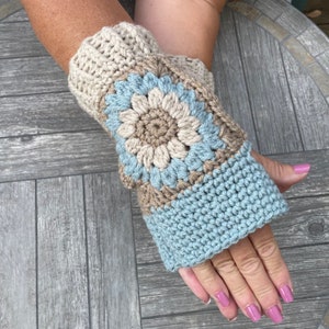 Sunflower Fingerless Gloves Crochet Pattern image 6