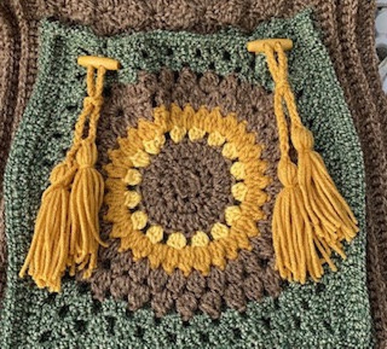 Sunflower Pocket Shawl Crochet Pattern image 1