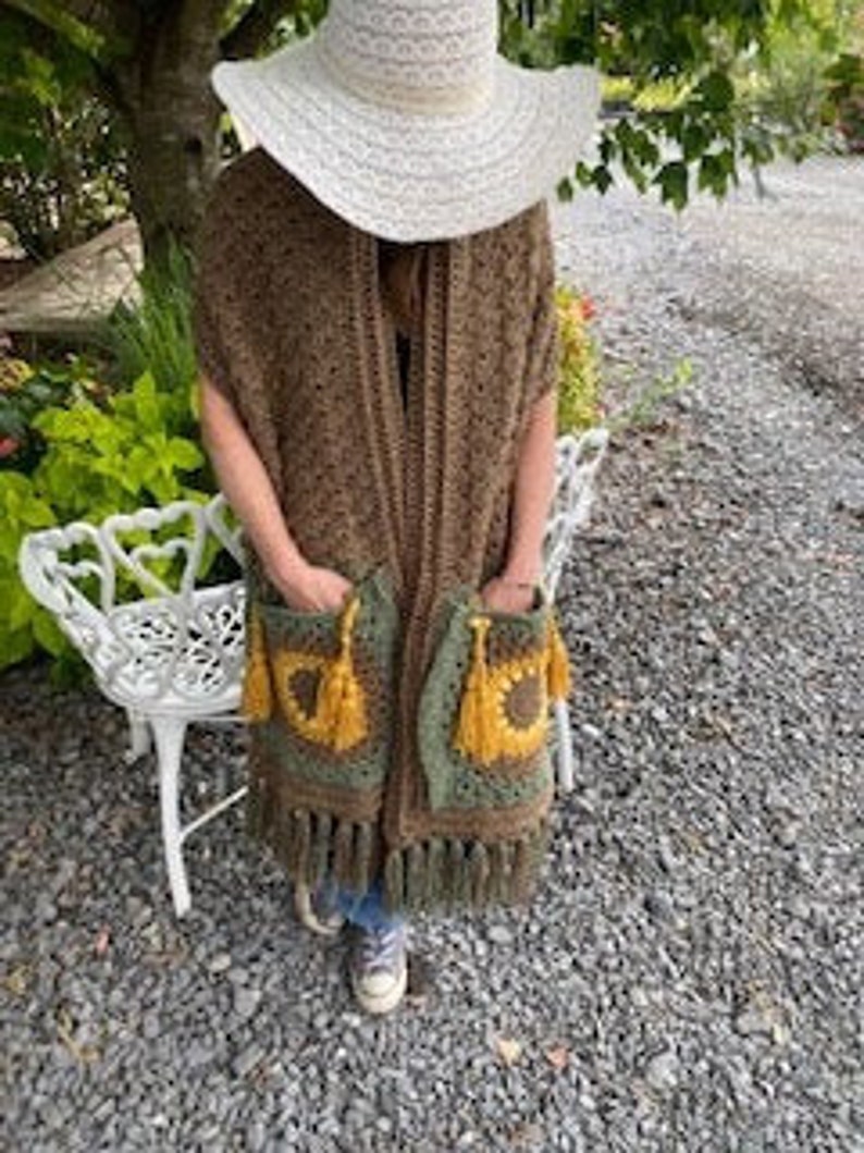 Sunflower Pocket Shawl Crochet Pattern image 6