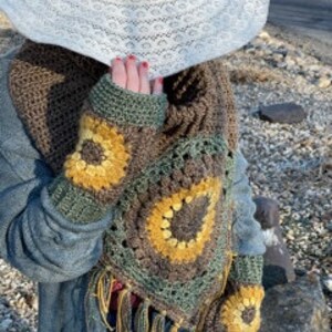 Sunflower Fingerless Gloves Crochet Pattern image 10