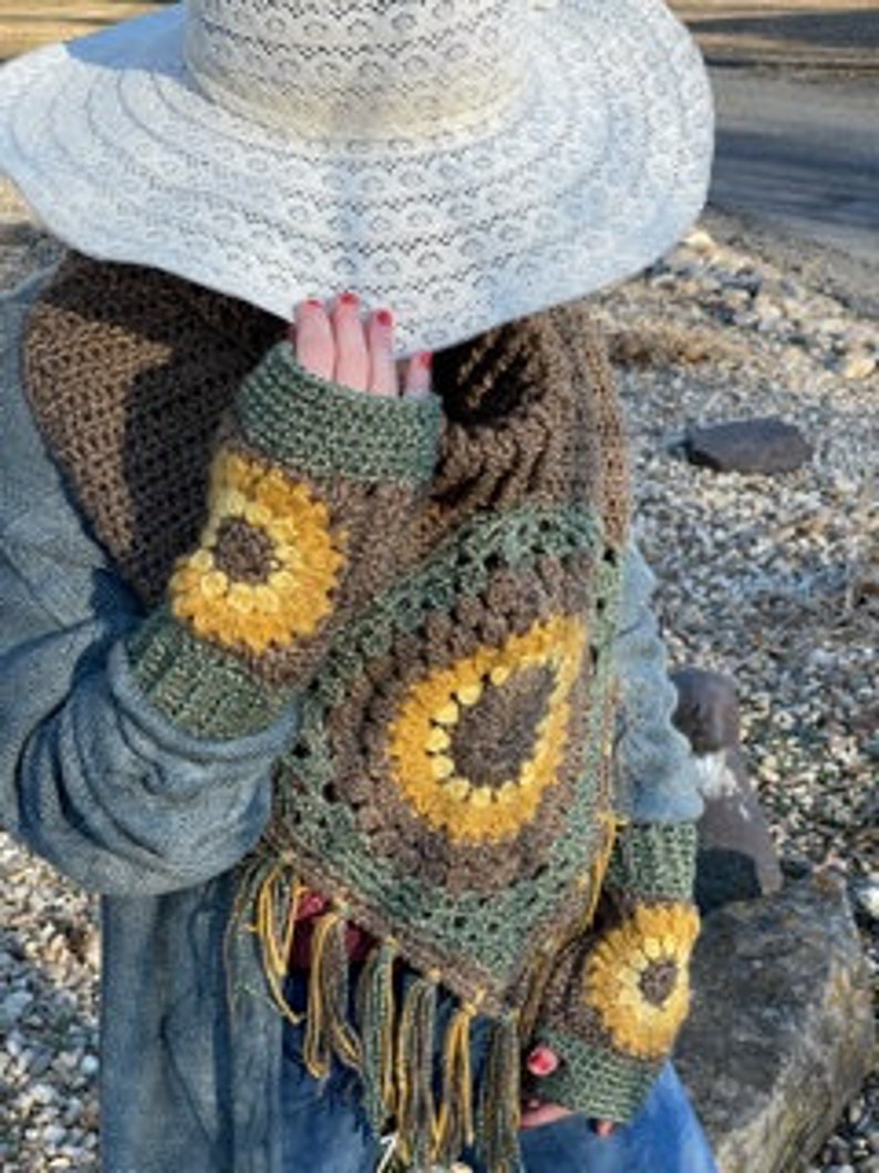 Sunflower Fingerless Gloves Crochet Pattern image 10