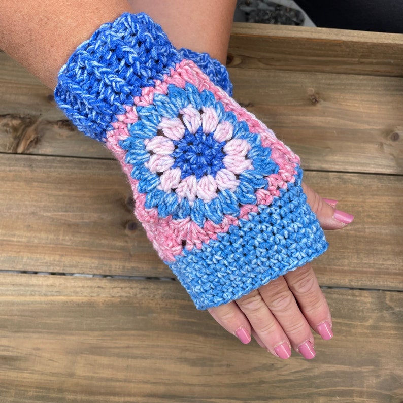 Sunflower Fingerless Gloves Crochet Pattern image 4