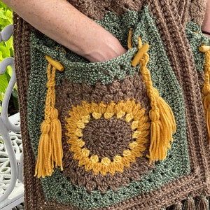 Sunflower Pocket Shawl Crochet Pattern image 10