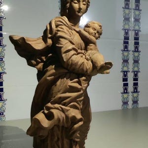 Statua della Vergine Maria con Gesù Bambino realizzata a mano, scultura in legno intagliata a mano raffigurante la Madonna con il Bambino, autentica opera d'arte religiosa cattolica per la decorazione della casa.