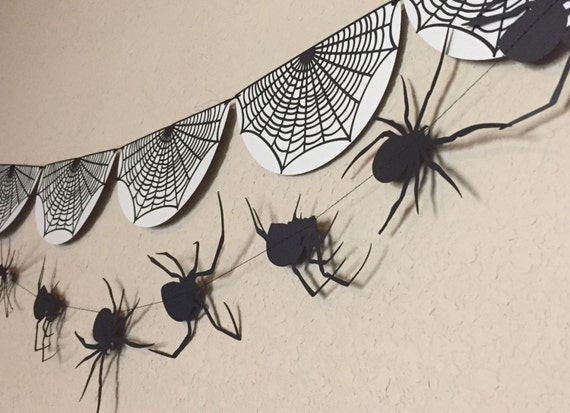 Spiderweb Bunting and Spider Garland / Halloween Banner | Etsy