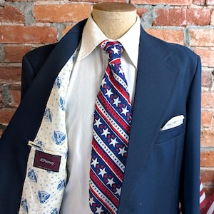 1976 U.S. Bicentennial Suit Jacket Men&#39;s Vintage Disco Era Navy Blue Polyester Sport Coat / Blazer by JCPenney - Size 44 Long (LARGE)