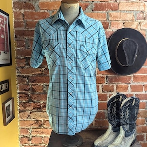 1990s Vintage WRANGLER Western Shirt Men&#39;s Cowboy Style Turquoise Blue Plaid Short Sleeve Pearl Snap Shirt - SIZE LARGE