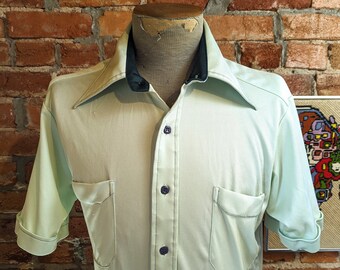 1970s SEARS Green Polyester Men's Vintage Disco Era Short Sleeve Shirt  - Size MEDIUM