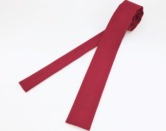 1950s ROOSTER Necktie Vintage Men&#39;s Skinny Square Bottom Red Linen Tie with Eireloom Fabric