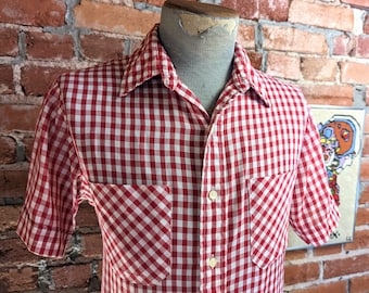 1970s Vintage Red & White Gingham Men's Short Sleeve Shirt Thin, Soft Cotton Blend Shirt from The Men's Store at JCPenney - Size MEDIUM