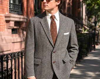 1980s Vintage Harris Tweed Herringbone & Striped Blazer Size 44 Men's Scottish Grey-Brown Wool Sport Coat Bon Marché - Size 44 (LARGE)