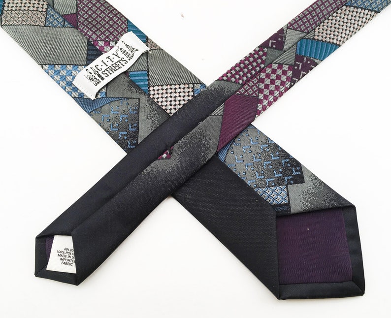 1980s Men/'s Retro Deco Skinny Tie Vintage Narrow Silver Gray Woven 80s necktie by City Streets with Abstract Designs