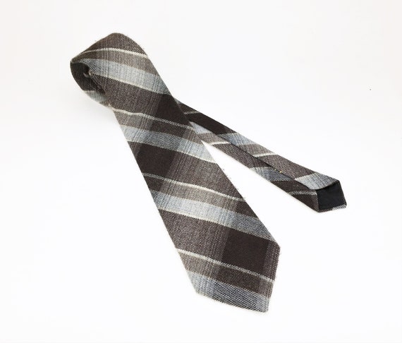 New genuine WEMBLEY brown//gray shades// red or multi color men/'s tie