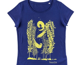 Otter T-shirt, womens animal t-shirt, eco-friendly top, animal lover t-shirt, graphic top, otter and kelp, outdoor apparel, gift for women