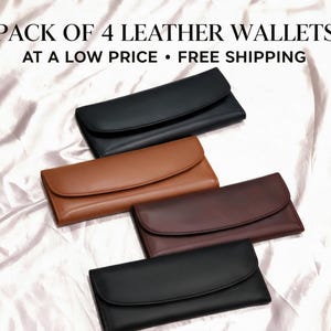 Puede incluir: Un conjunto de cuatro carteras rectangulares de cuero con cierre de solapa. La colección incluye dos carteras negras, una de color tostado y una de color marrón oscuro. El texto PACK OF 4 LEATHER WALLETS AT A LOW PRICE • FREE SHIPPING es visible.