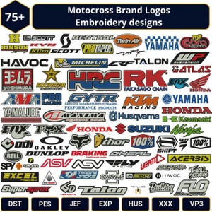 Könnte beinhalten: Eine Sammlung von über 75 Motocross-Markenlogos für Stickmuster, die verschiedene Firmennamen und Symbole in unterschiedlichen Schriftarten und Farben zeigen. Das Bild enthält Textbeschriftungen für Dateiformate wie DST, PES, JEF, EXP, HUS, XXX und VP3.