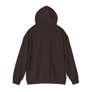 TTRPG Hoodie – Vintage Graverad Critical Hit D20 Gamer Hoodie (RPG-present) bild 6