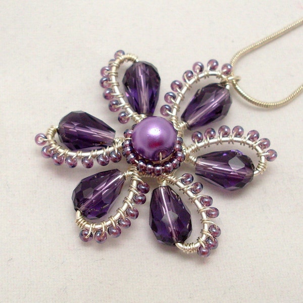 Collar de flor de color púrpura, alambre envuelto joyería