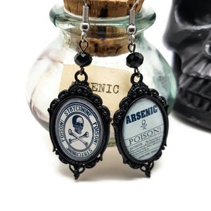 Pendientes de etiqueta de veneno de boticario de Halloween, calavera, acero quirúrgico
