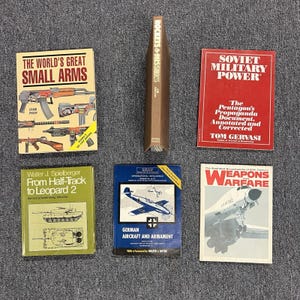 Pode incluir: Uma coleção de seis livros com temas militares. Os títulos incluem The World's Great Small Arms, Rockets & Missiles, Soviet Military Power, From Half-Track to Leopard 2, German Aircraft and Armament e Weapons and Warfare.