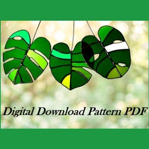 Stained Glass Pattern 3 leaves Monstera Suncatcher green plant (with Hanging Loop Guide)
