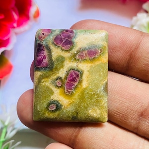 Natuurlijke robijnfuchsiet edelsteen, losse edelsteen, helende kristal, te gebruiken voor het maken van sieraden. Afmetingen: 32x26x5 mm