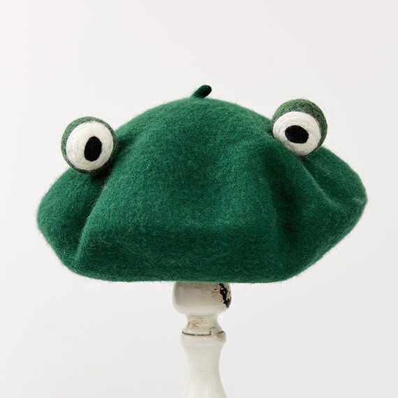Needle Felted French Beret Hat: Frog Big Eyes (but lavender)