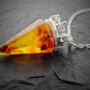 faszinierender Bernstein Anhänger Amber Hexagon Pendel Kette Halskette Schmuck Krone Kegel