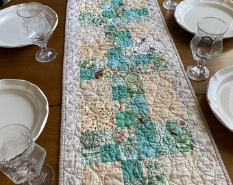 Handmade green & cream patchwork table runner, green table topper,green centerpiece quilted table decor, Spring / Summer centerpiece