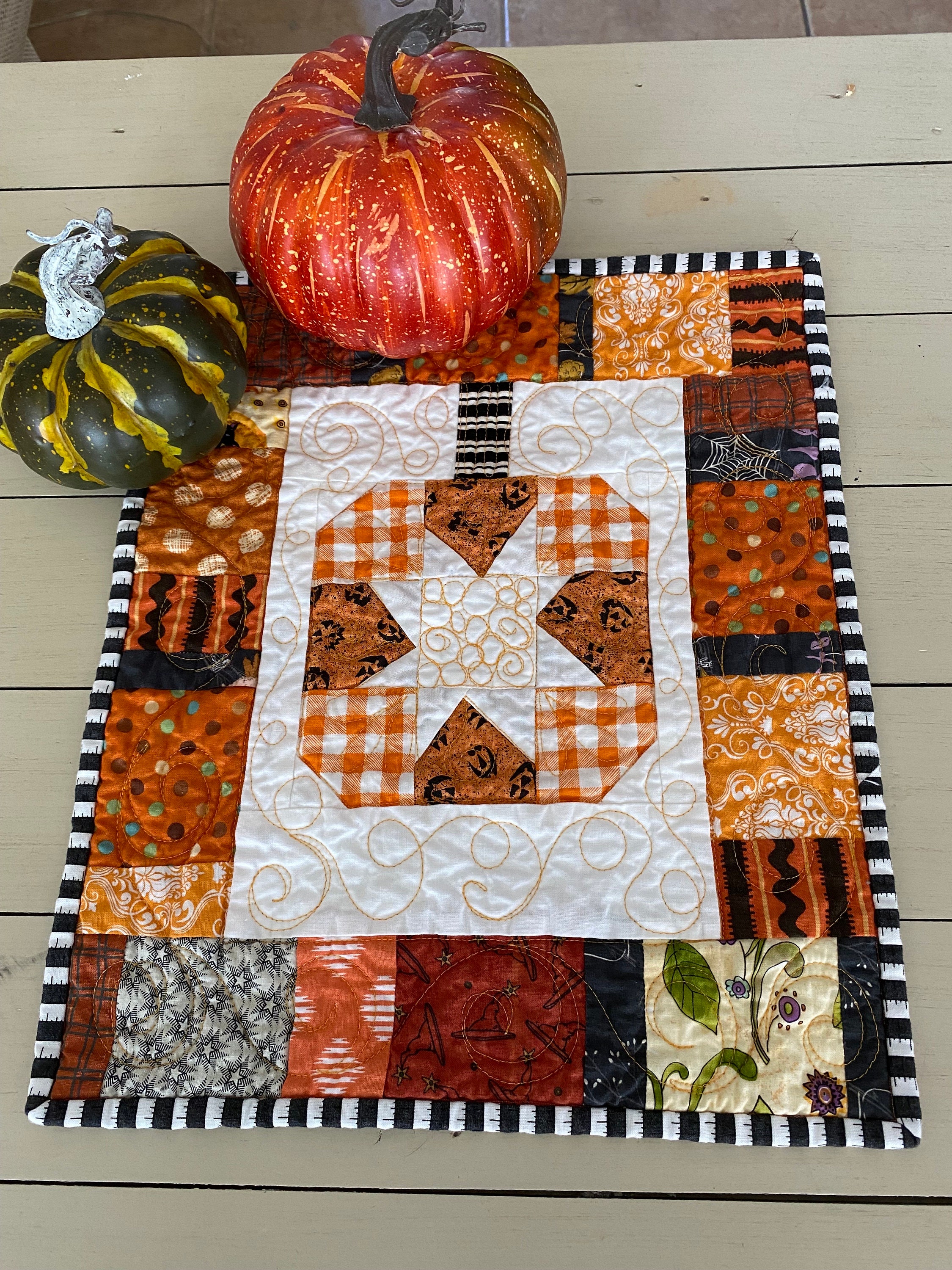 Quilted Patchwork Pumpkin Table Topper or Wallhanging, Fall Table ...