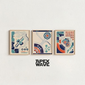 Op de afbeelding: Drie ingelijste wandkunstprints met abstracte printplaatpatronen in marineblauw, teal en oranje op een crèmekleurige achtergrond. De tekst APEX WAVE is in het zwart onder de middelste print gedrukt. Elke print toont geometrische lijnen en knooppunten.