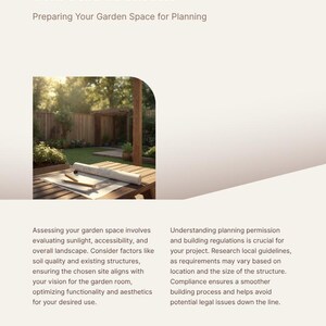Puede incluir: Una p&aacute;gina de un planificador de jardines titulada Site Assessment, Preparing Your Garden Space for Planning. Incluye una fotograf&iacute;a de una mesa de madera con un plano enrollado y un l&aacute;piz, con vistas a un jard&iacute;n con valla y c&eacute;sped.