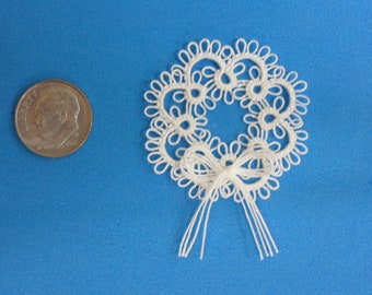 1 White Tatted Wreath for Christmas Shuttle Tatting