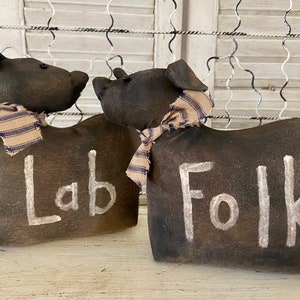 Primitive Folk Art Lab Dog Shelf Sitter: Farmhouse Decor